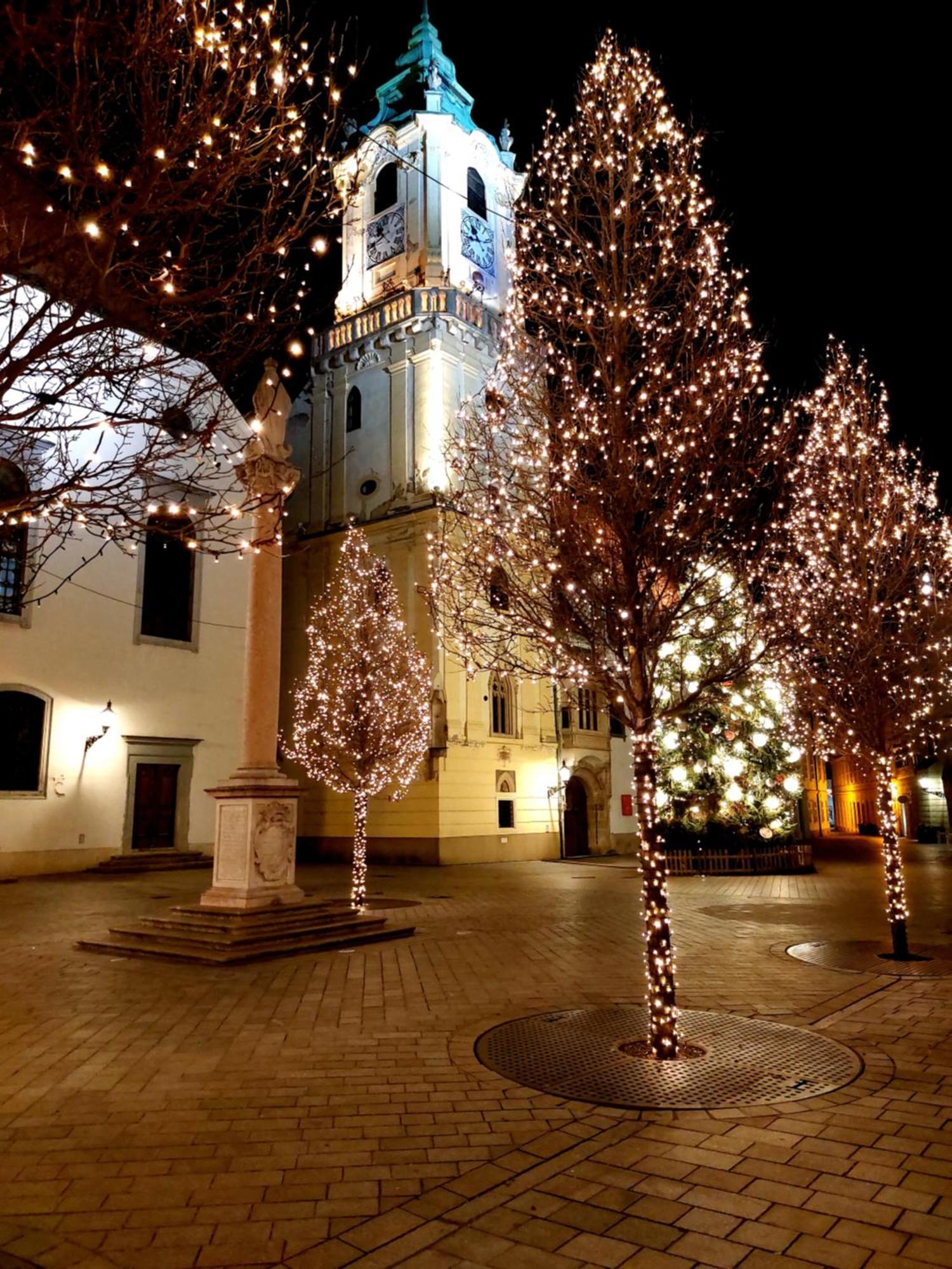 Michael'S Gate Large Apartment In A 15Th-Century Building, Old Town Bratislava Exterior foto