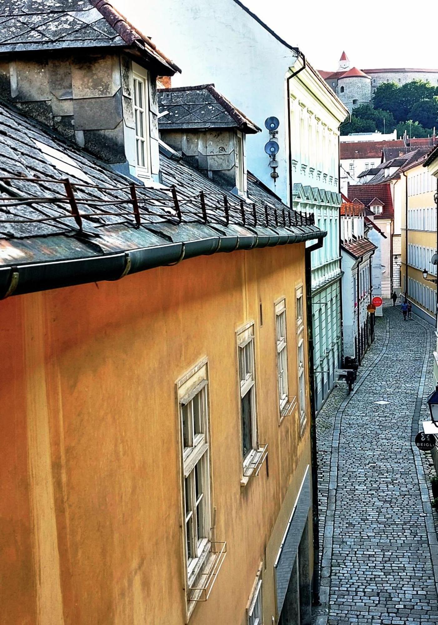 Michael'S Gate Large Apartment In A 15Th-Century Building, Old Town Bratislava Exterior foto
